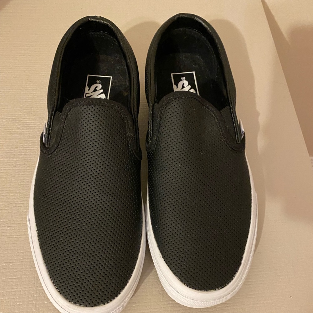 Vans classic leather slip on